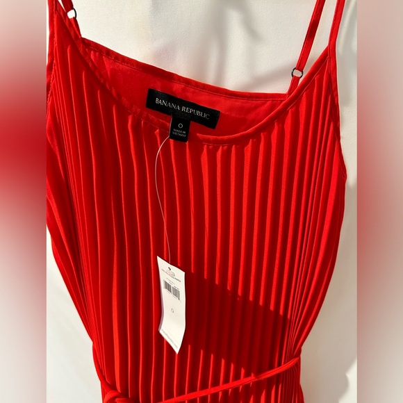 New with tags; Banana republic red optional tie waist - Picture 5 of 6